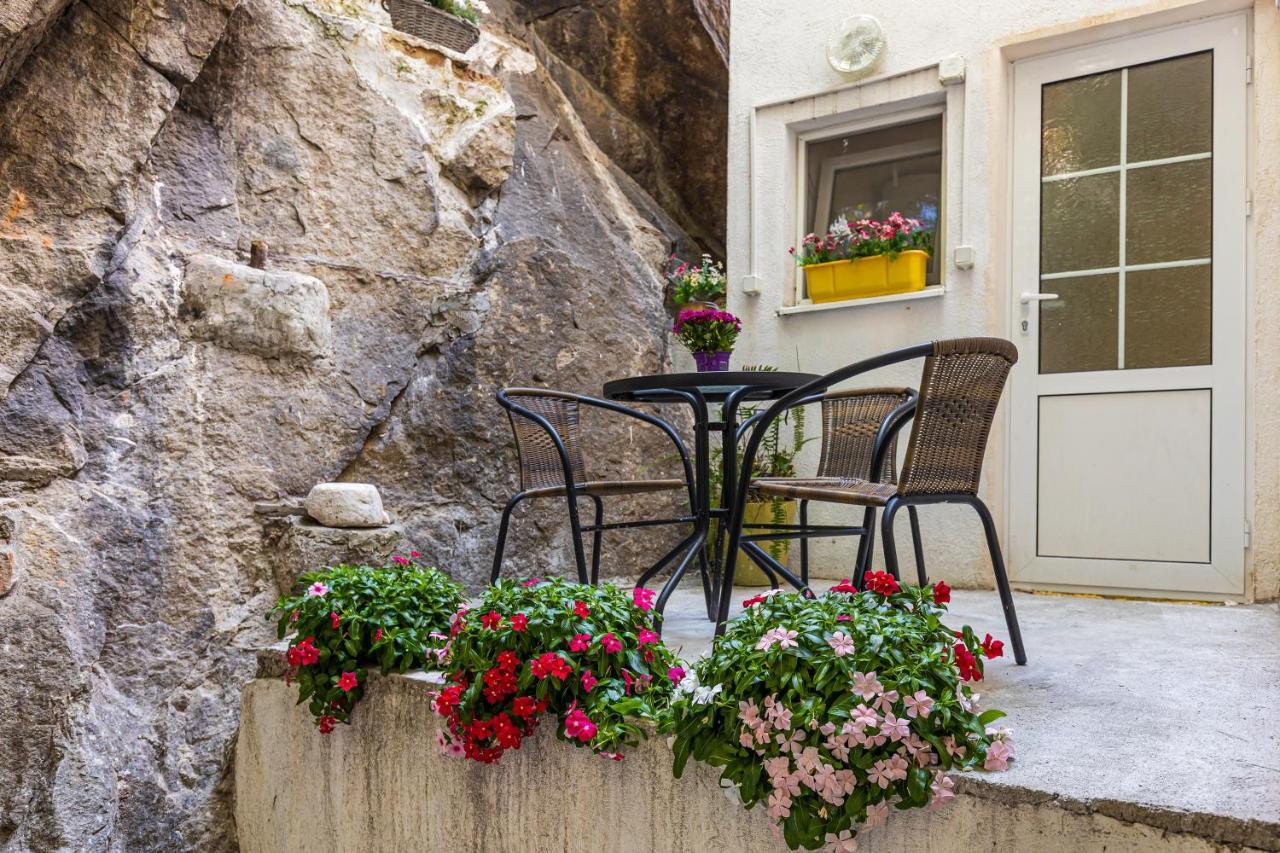 The Old Town Vintage 2-Bedroom Jewel By Flat Mаnager Plovdiv Exterior foto